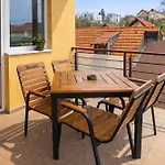 아파트 4 Bedroom For 8 Guests, 2 Bathrooms, Free Parking 클루지나포카