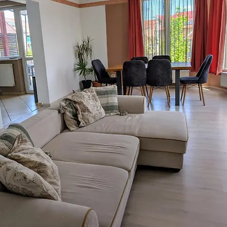 Urban Haven - Families & Groups - Free Parking Apartment *