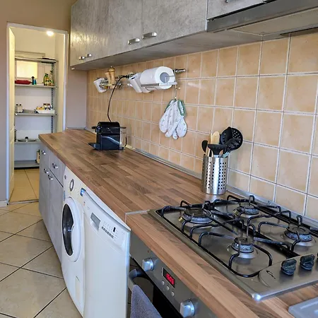 Apartment Urban Haven - Families & Groups - Free Parking *