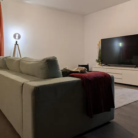 Spacious - Families & Groups - Free Parking 公寓 *