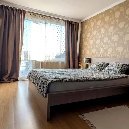 Apartament Spacious - Families & Groups - Free Parking