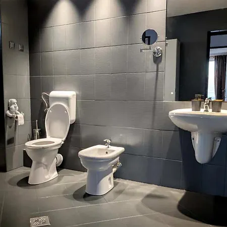 Spacious - Families & Groups - Free Parking Apartament *