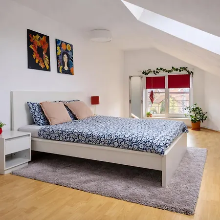 Urban Haven - Spacious 4Br Apartment For Groups And Families With Free Parking And Self Check-In Apartament *