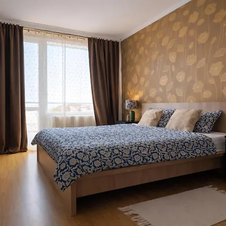 Urban Haven - Spacious 4Br Apartment For Groups And Families With Free Parking And Self Check-In *