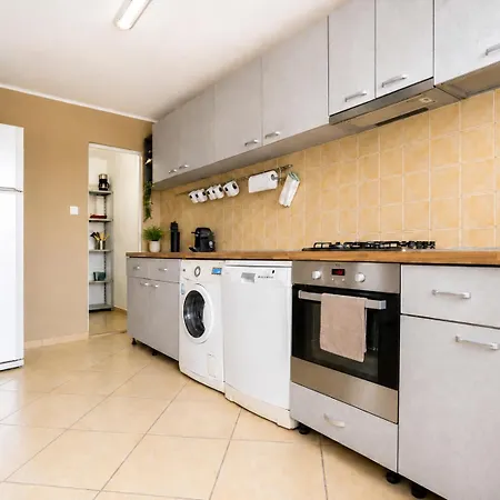 Spacious Apartment - Families&Groups - Free Parking Apartamento *