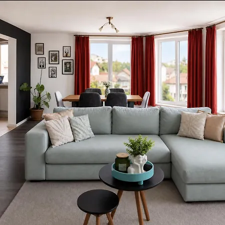 Apartament Urban Haven - Spacious 4br For Groups And Families With Free Parking And Self Check-in