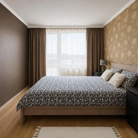 Urban Haven - Spacious 4br For Groups And Families With Free Parking And Self Check-in Apartament Cluj-Napoca