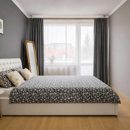 Urban Haven - Spacious 4br For Groups And Families With Free Parking And Self Check-in * Cluj-Napoca