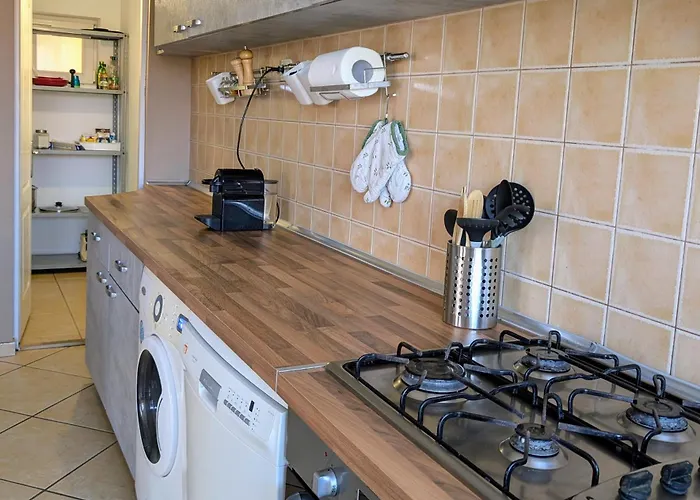 Apartament Spacious - Families & Groups - Free Parking *