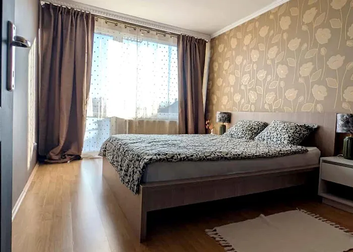 Apartament Spacious - Families & Groups - Free Parking