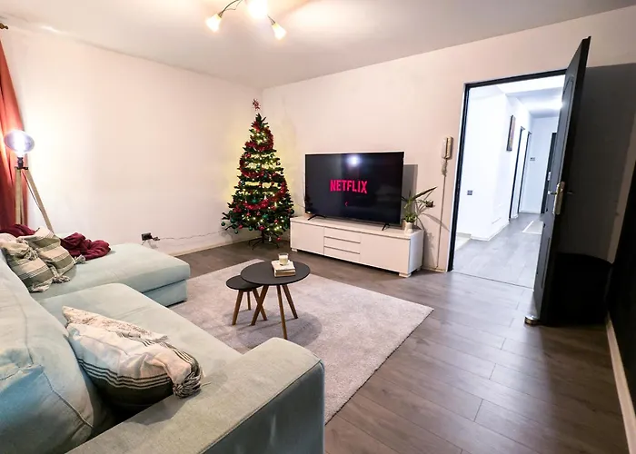 Spacious - Families & Groups - Free Parking Apartament