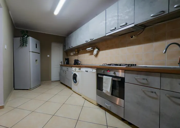 Spacious - Families & Groups - Free Parking