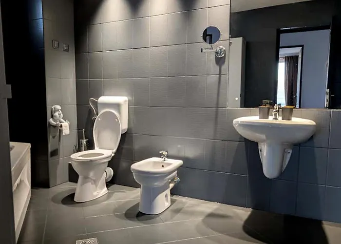 Spacious - Families & Groups - Free Parking Apartament *