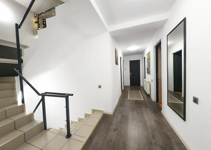 Spacious - Families & Groups - Free Parking *